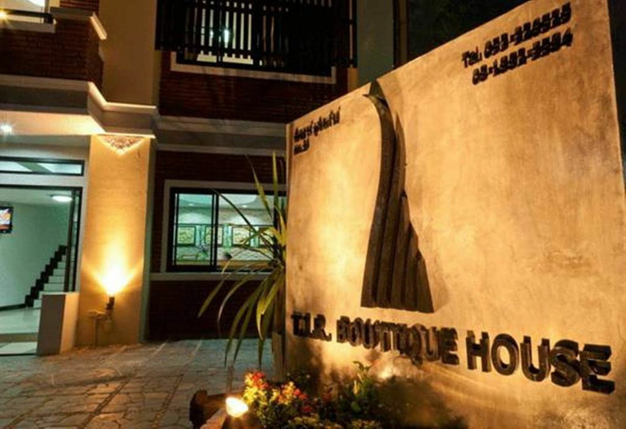 Spring@Tapae Hotel Chiang Mai Exterior photo