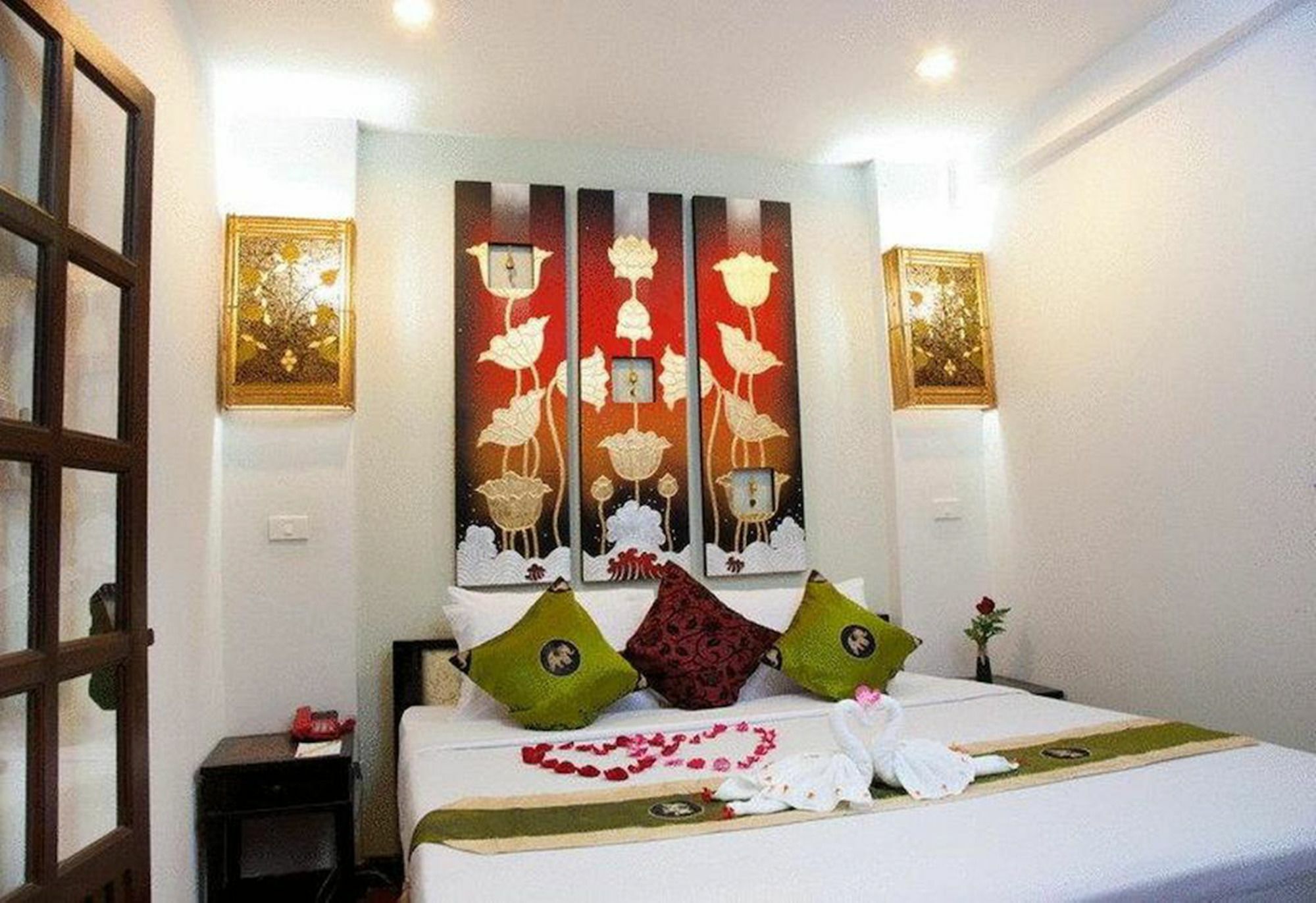 Spring@Tapae Hotel Chiang Mai Exterior photo