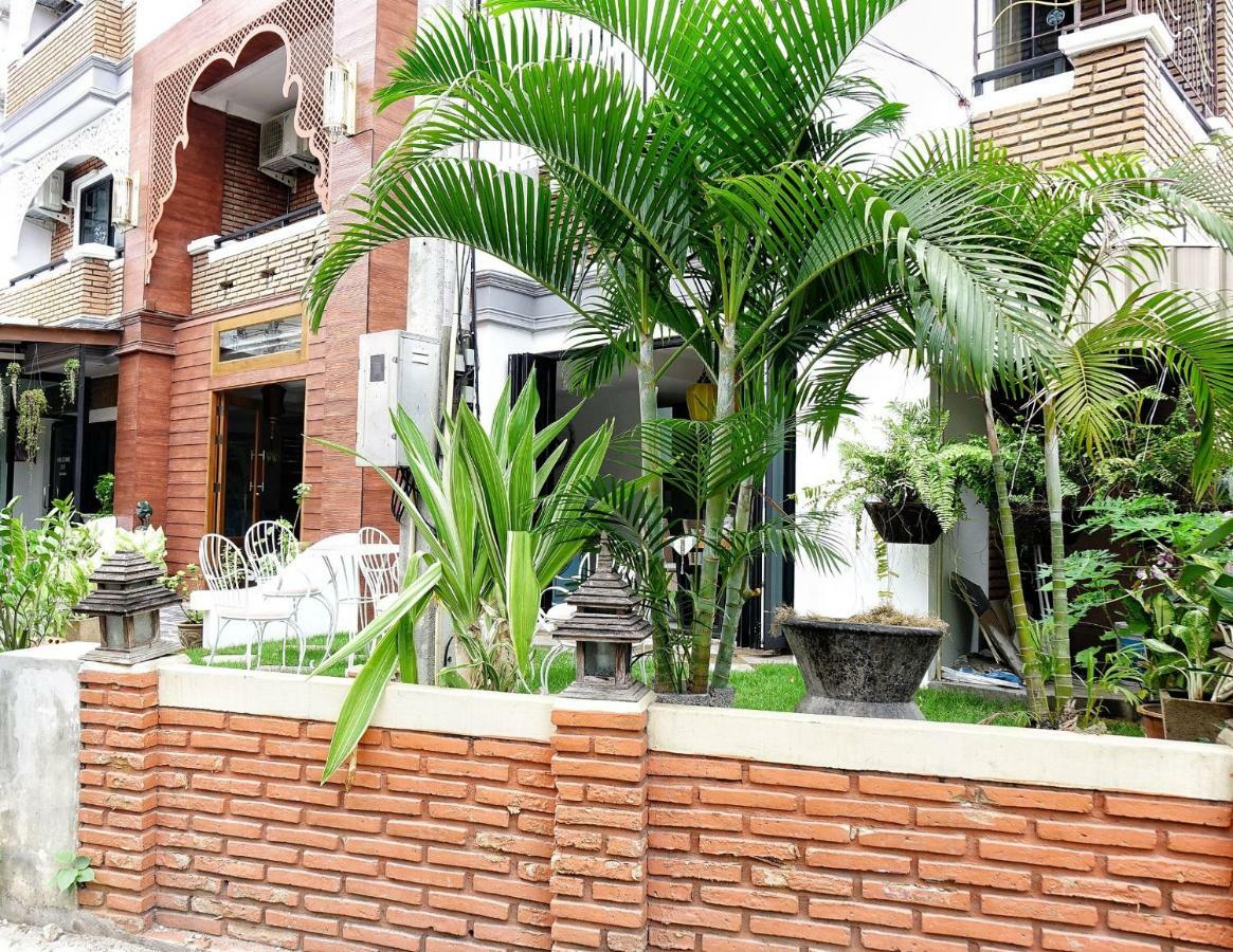 Spring@Tapae Hotel Chiang Mai Exterior photo